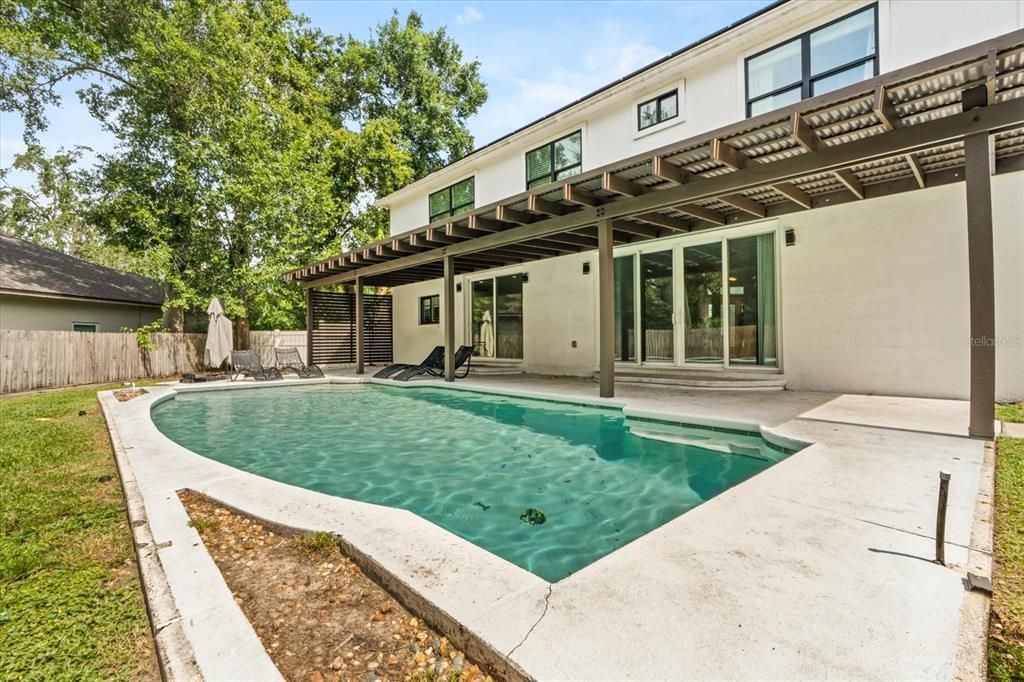 Exterior, Pool