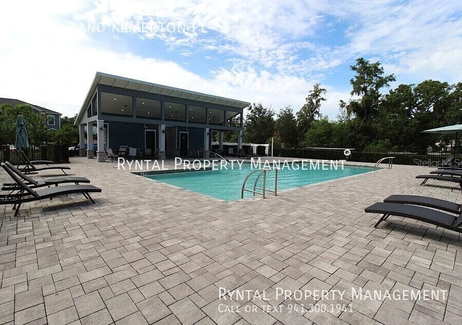 Exterior, Pool