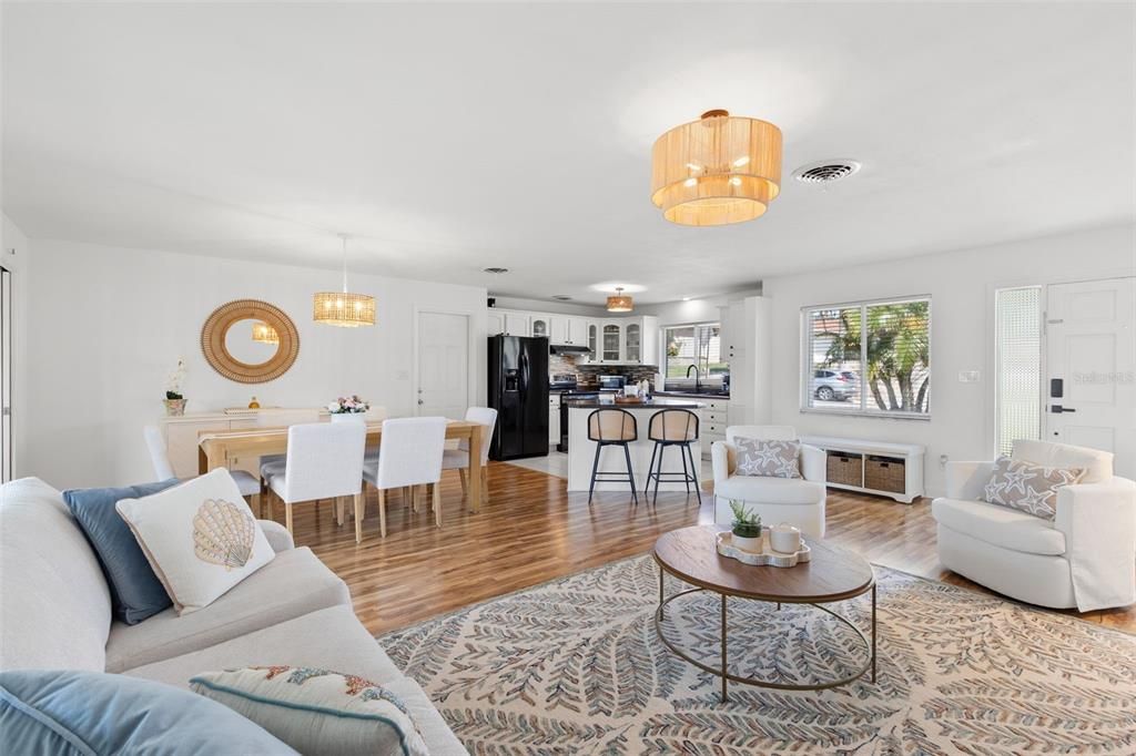 Chandelier, Dining room, Interior, Kitchen, Living room, Pendant Lights, Wood Texture Flooring