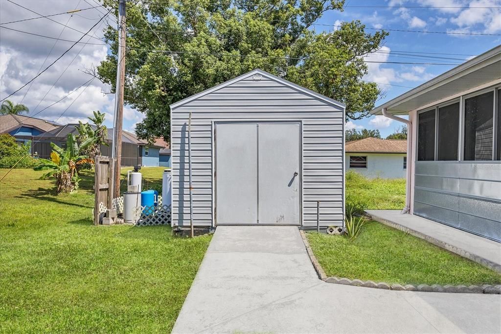 Backyard, Exterior