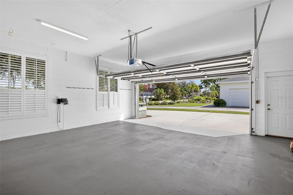 Garage, Interior