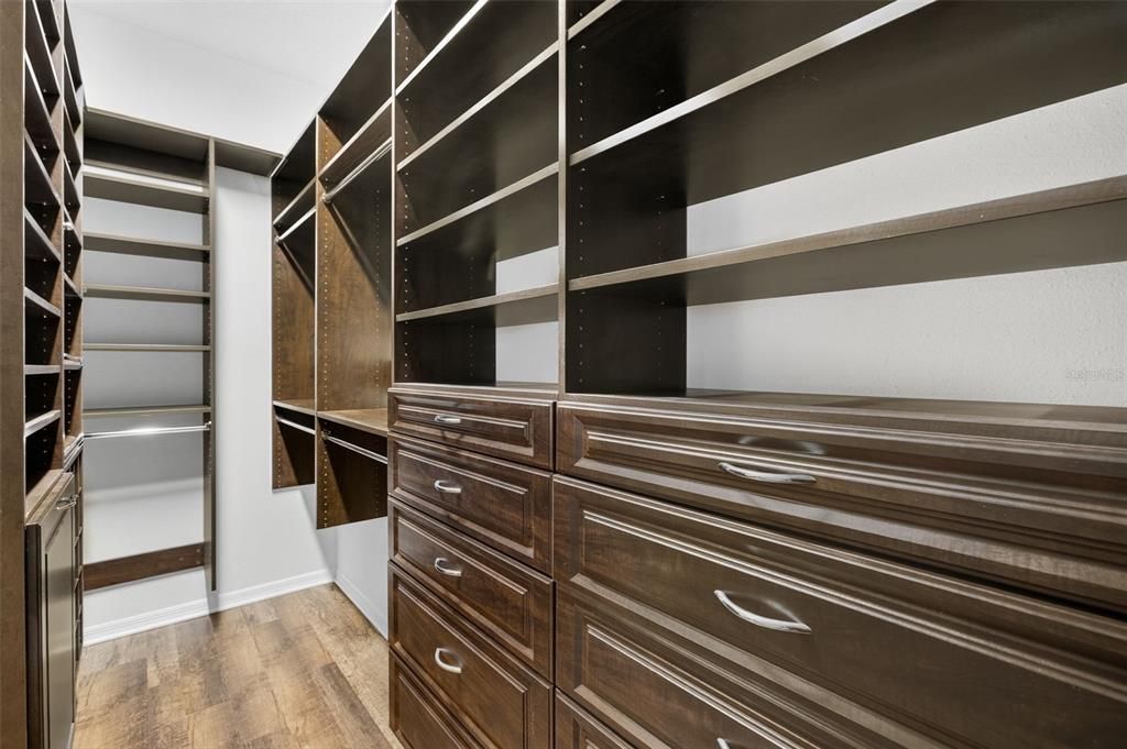 Interior, Walk-in Closets, Wood Texture Flooring