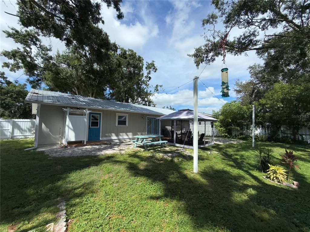 Backyard, Exterior