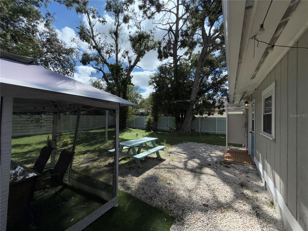 Backyard, Exterior