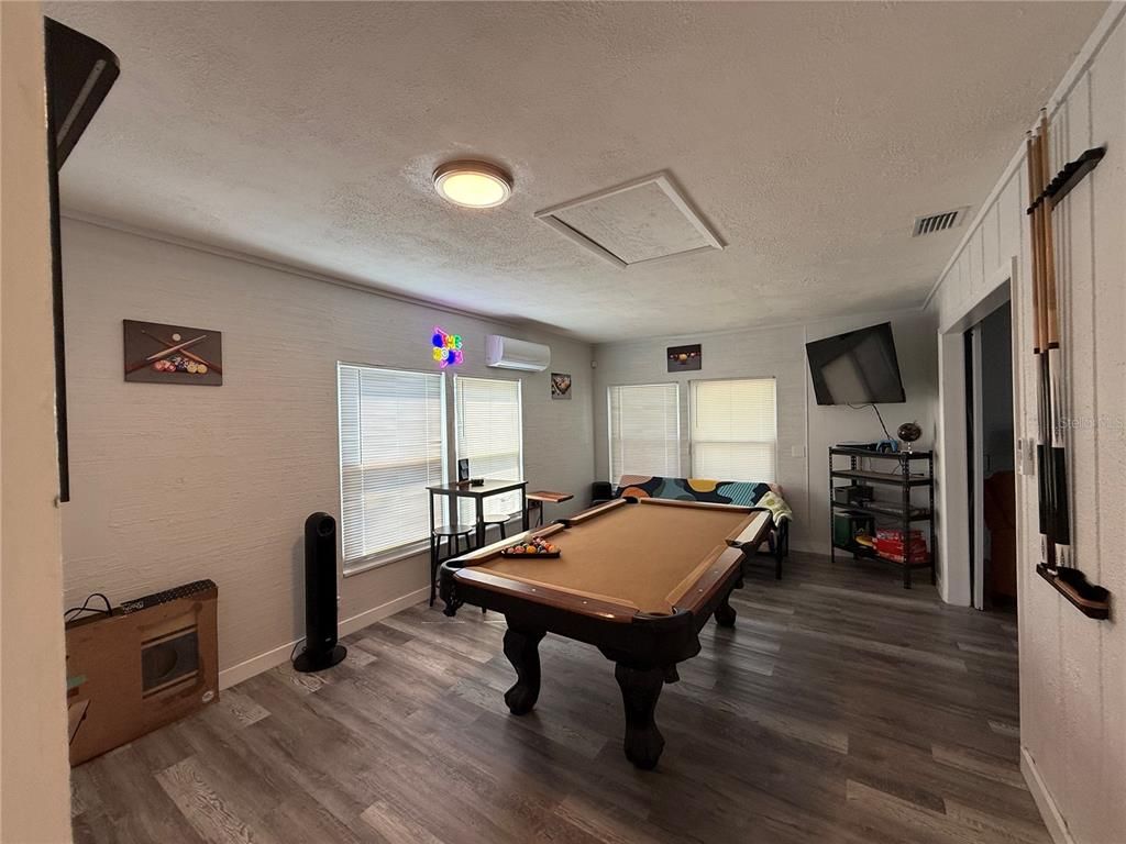 Billiard Table, Game Room, Interior, Wood Texture Flooring