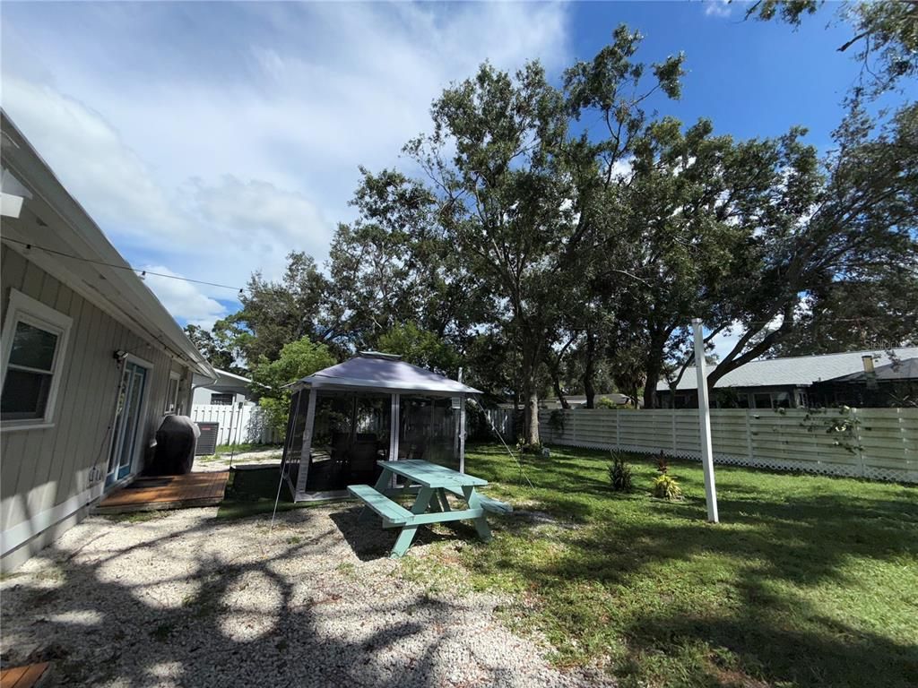 Backyard, Exterior