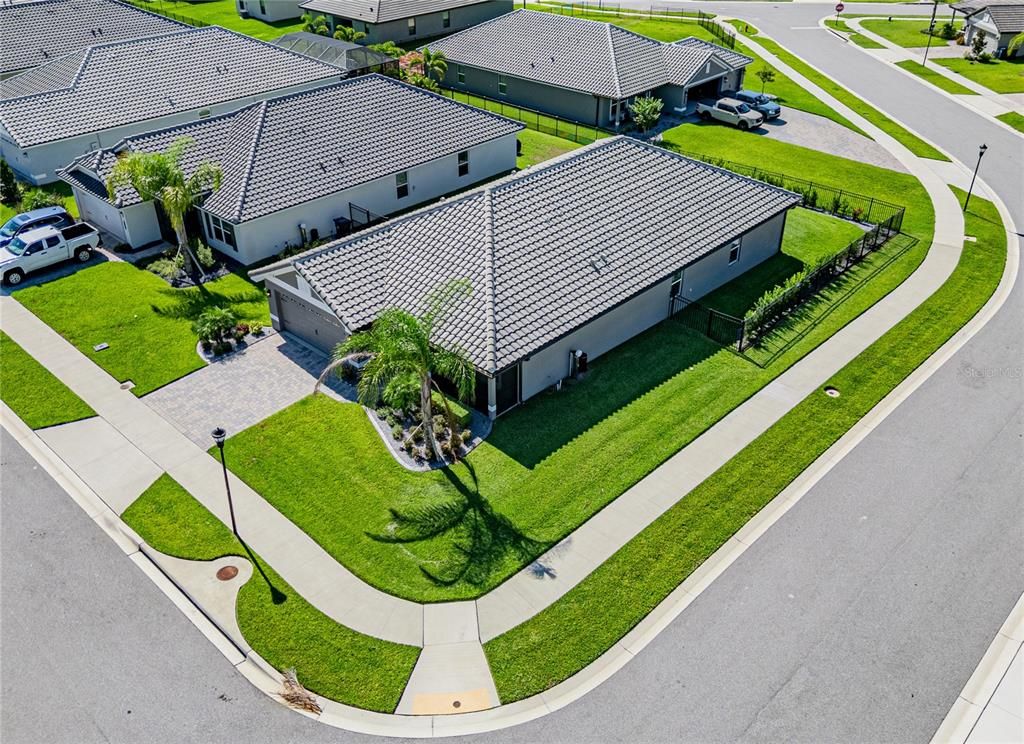 Exterior, Drone