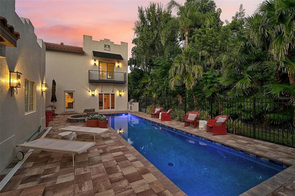 Exterior, Pool