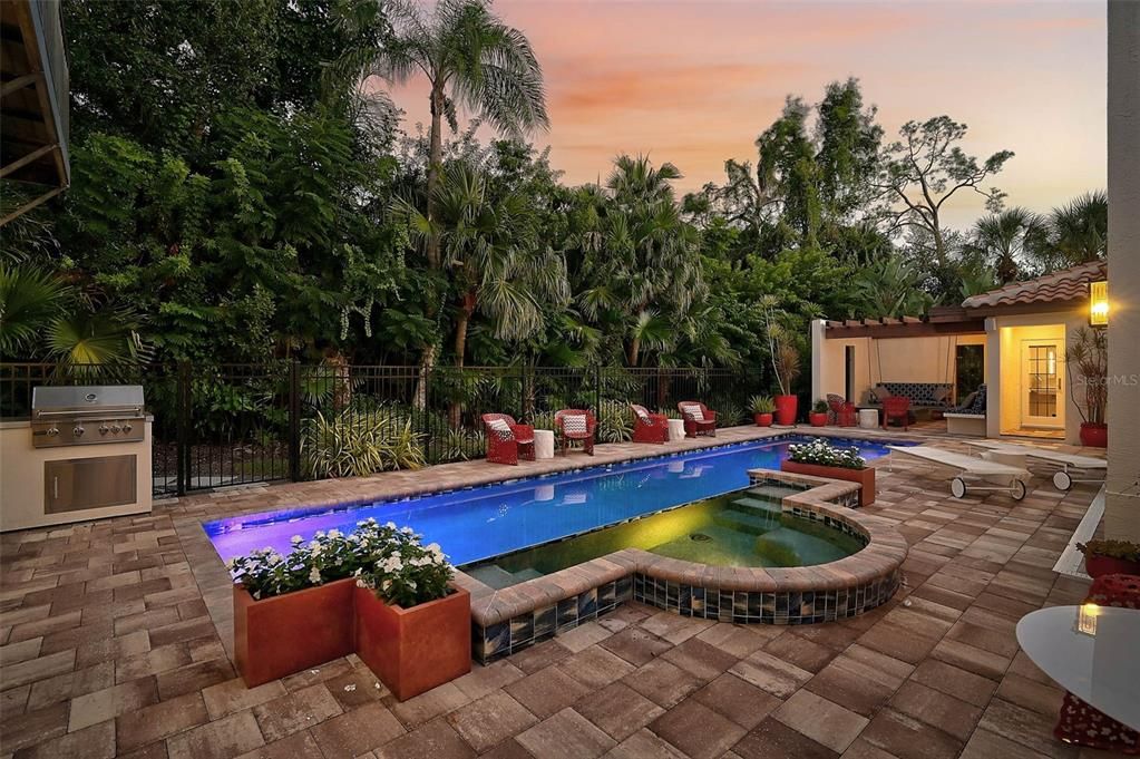 Exterior, Pool