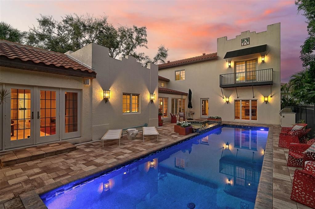 Exterior, Pool