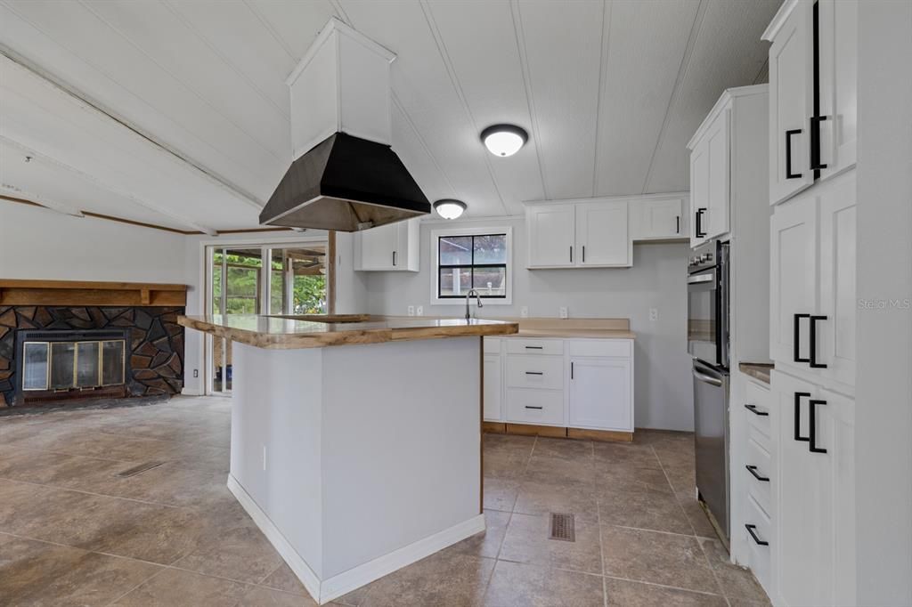 Fireplace, Interior, Kitchen