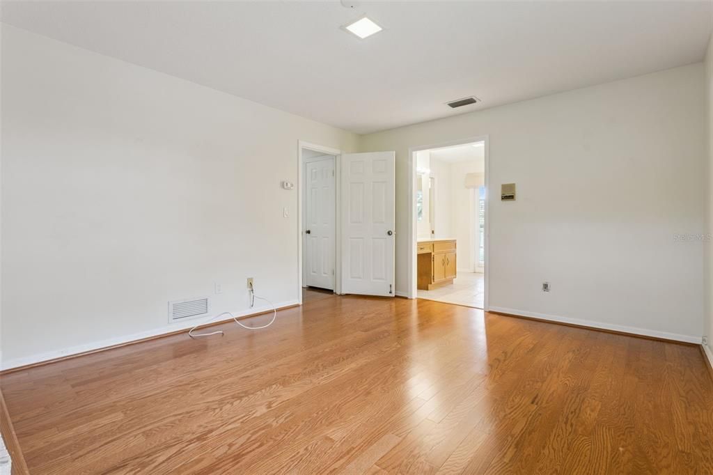 Bathroom, Empty room, Interior, Recessed Lighting, Wood Texture Flooring