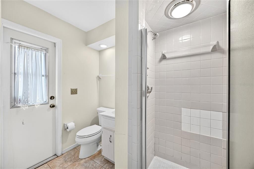 Bathroom, Interior, Recessed Lighting