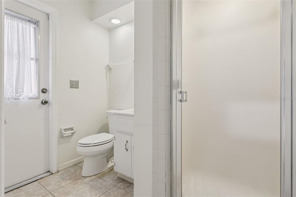 Bathroom, Interior, Recessed Lighting