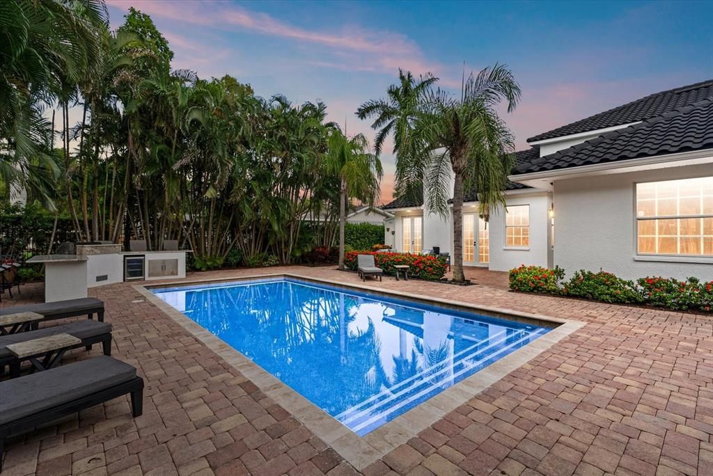 Exterior, Pool