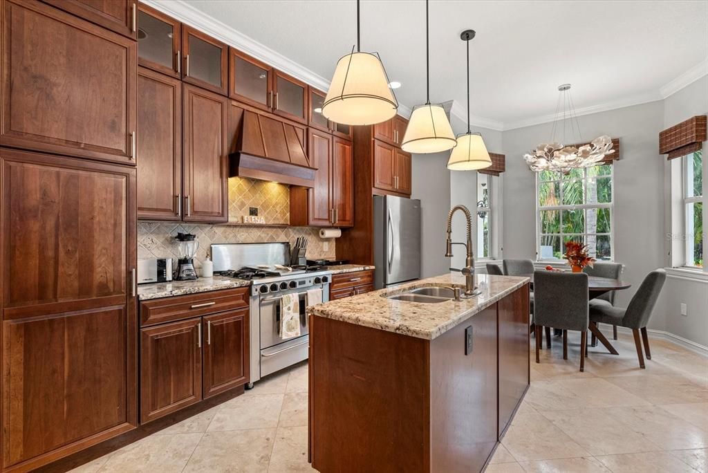 Dining room, Interior, Kitchen, Pendant Lights, Stainless Steel Appliances