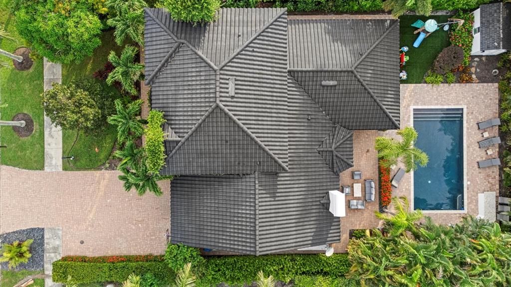 Exterior, Drone