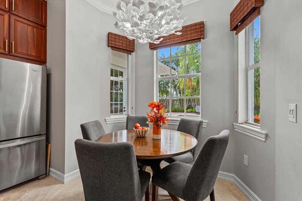Chandelier, Dining room, Interior