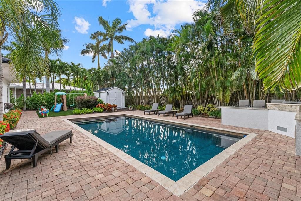 Exterior, Playground, Pool