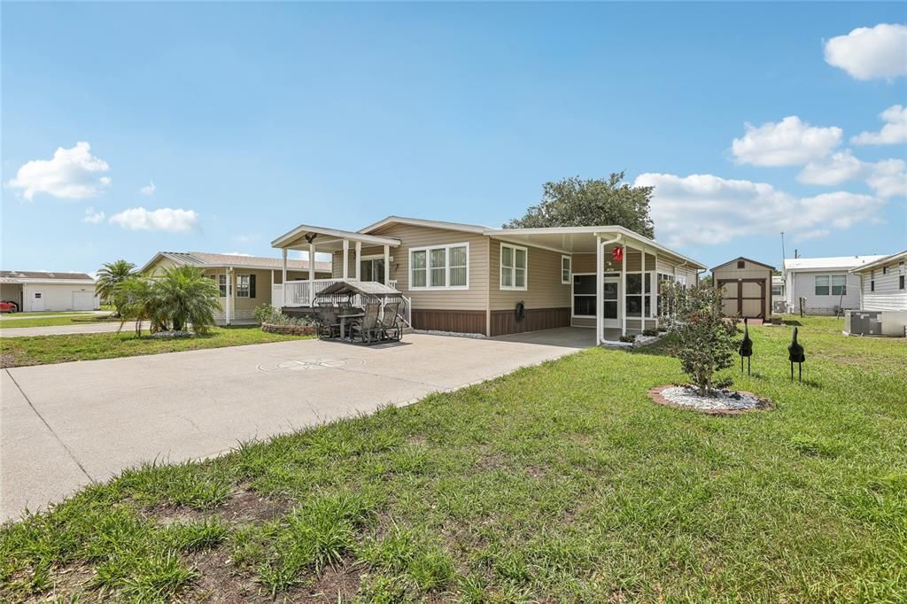 Backyard, Exterior