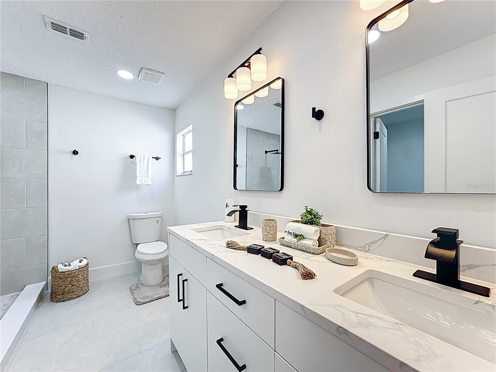 Bathroom, Dual Sink Vanities, Interior, Recessed Lighting