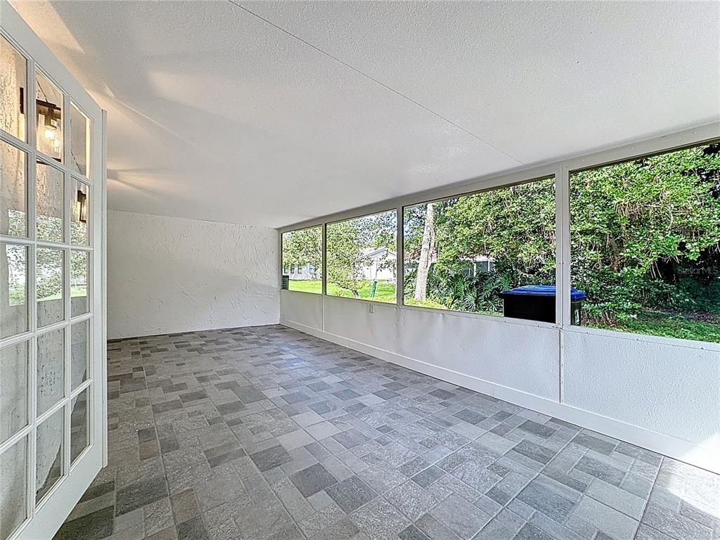 Empty room, Interior, Sun Room