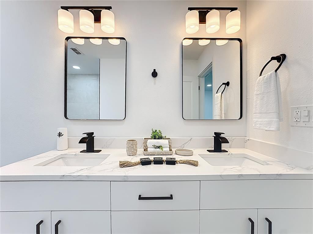 Bathroom, Dual Sink Vanities, Interior