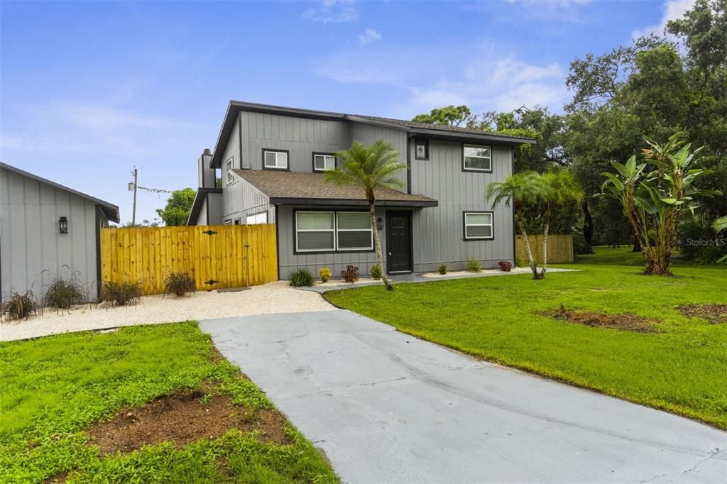 Backyard, Exterior, Facade, Farmhouse