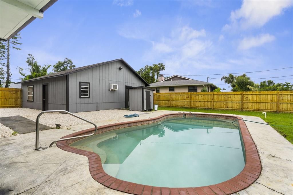 Exterior, Pool
