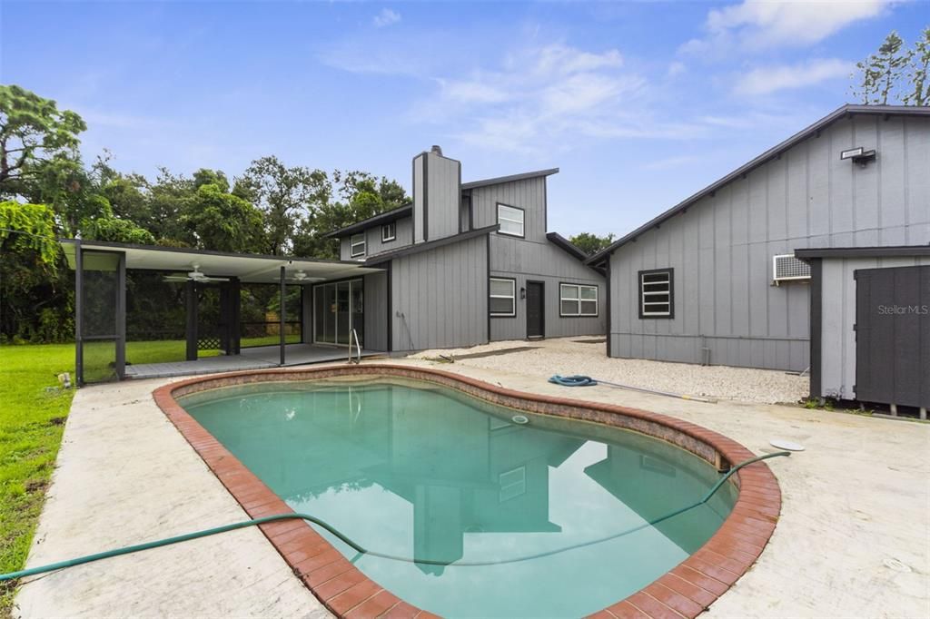 Exterior, Pool