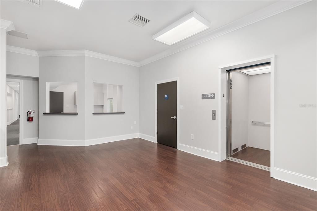 Elevator, Empty room, Interior, Wood Texture Flooring