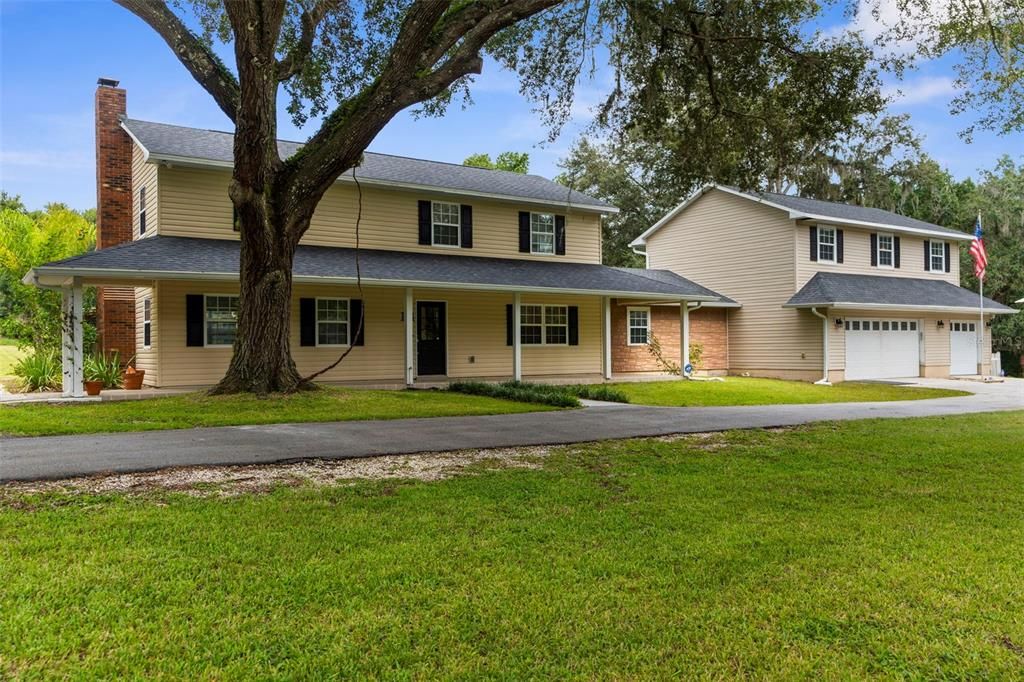 Attached, Exterior, Facade, Farmhouse