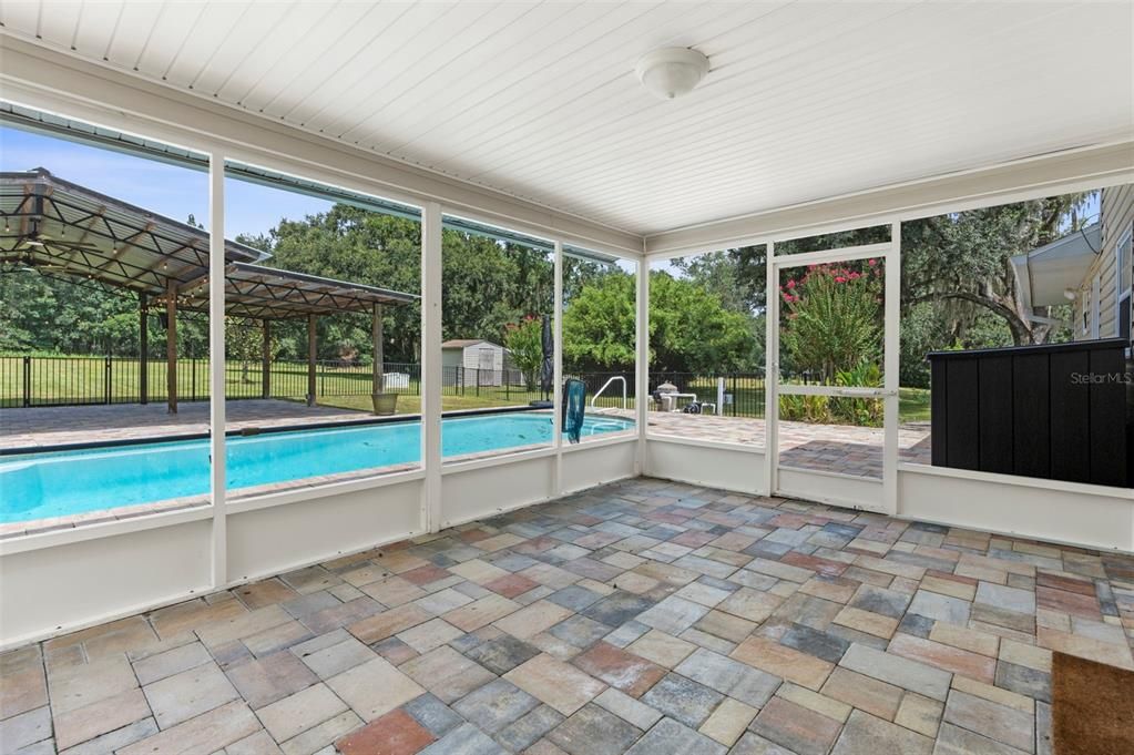 Interior, Pool, Sun Room