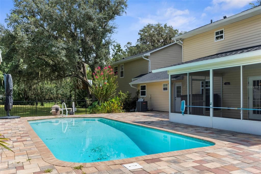 Exterior, Pool