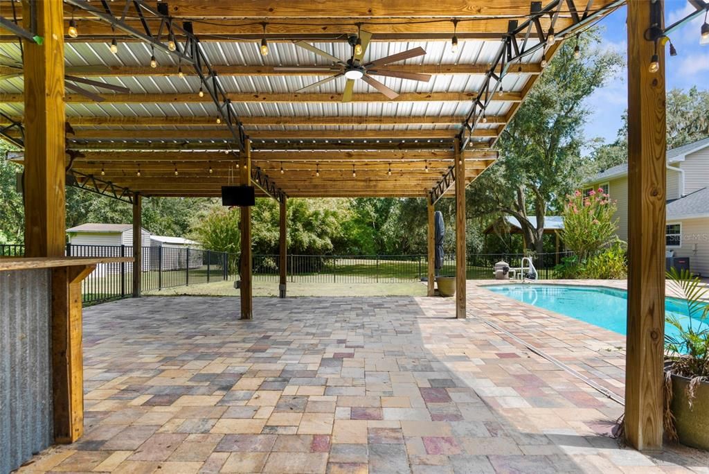 Exterior, Pool
