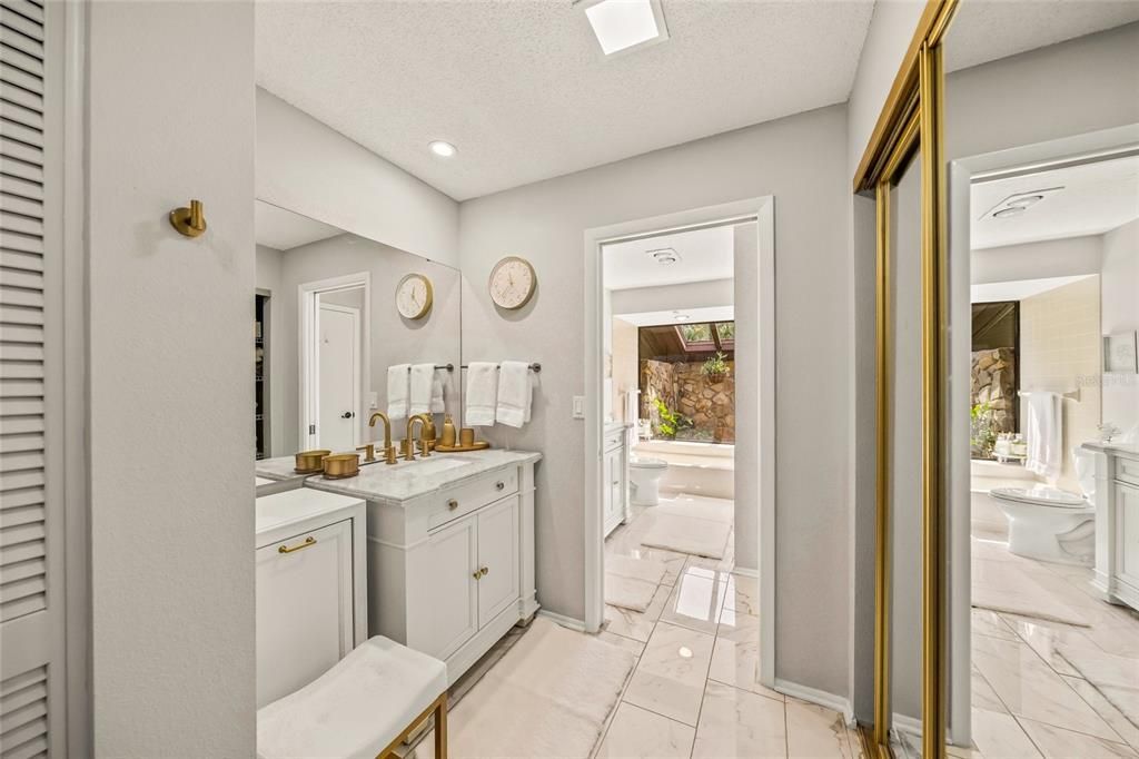 Bathroom, Interior, Marble, Recessed Lighting