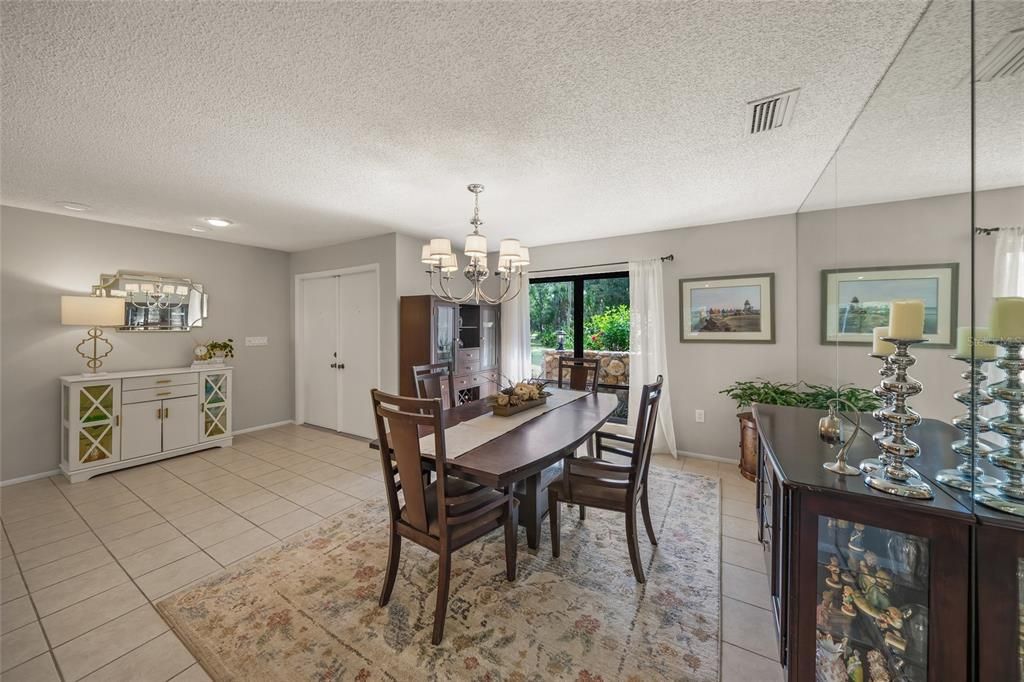 Chandelier, Dining room, Interior