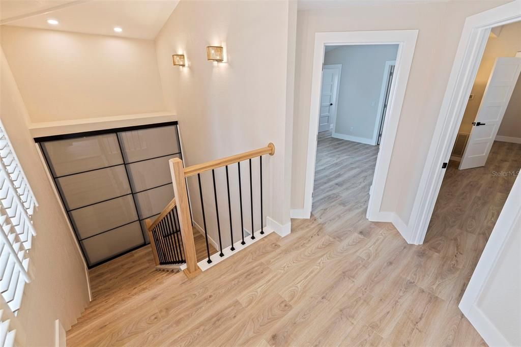 Interior, Recessed Lighting, Wood Texture Flooring