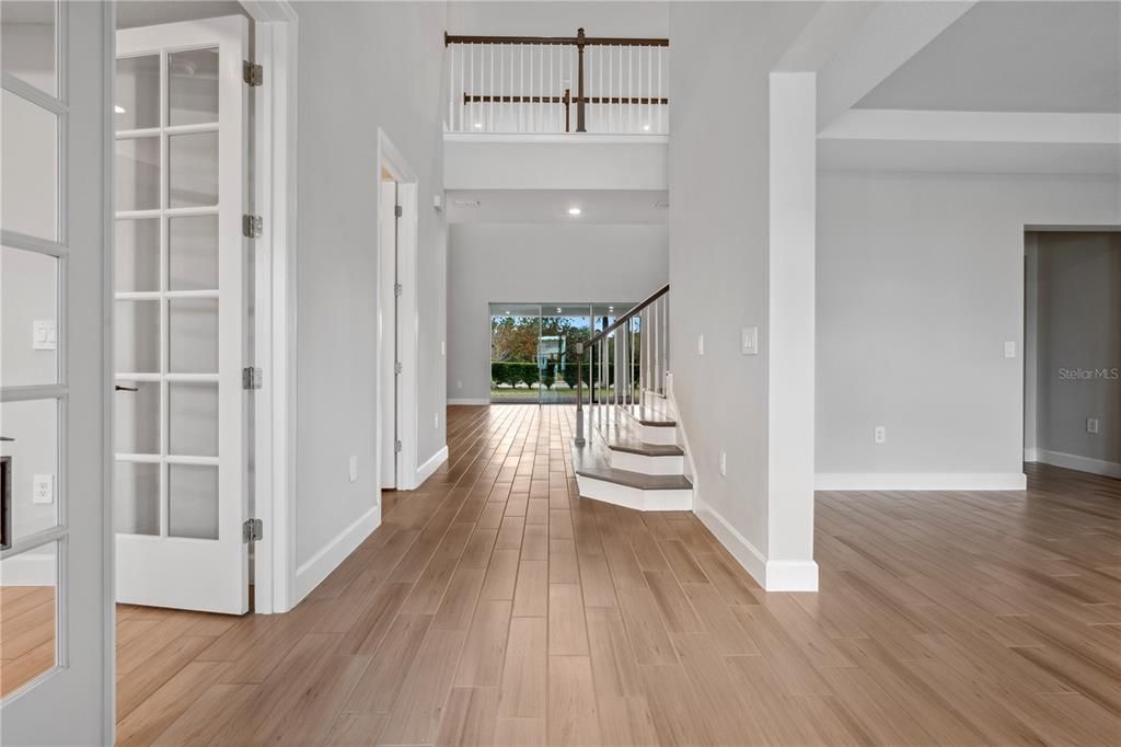 Interior, Recessed Lighting, Wood Texture Flooring