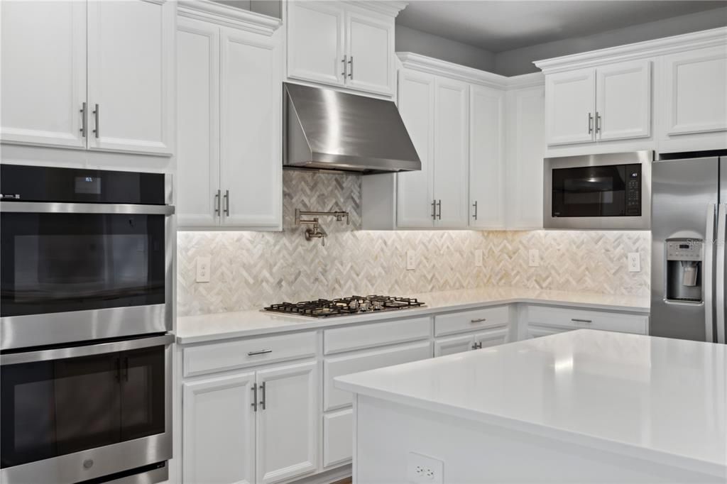 Interior, Kitchen, Stainless Steel Appliances
