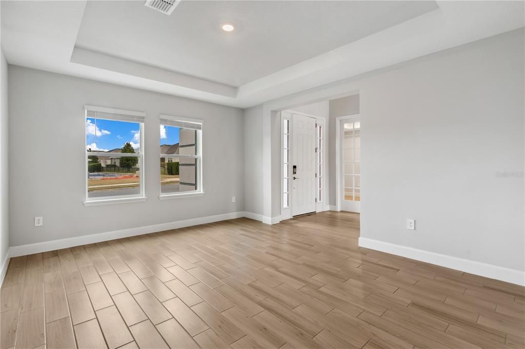 Empty room, Interior, Recessed Lighting, Wood Texture Flooring