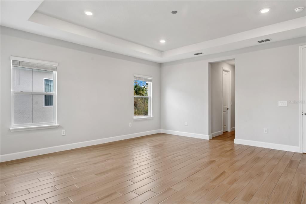 Empty room, Interior, Recessed Lighting, Wood Texture Flooring