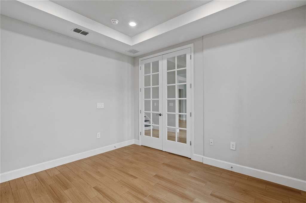 Empty room, Interior, Recessed Lighting, Wood Texture Flooring