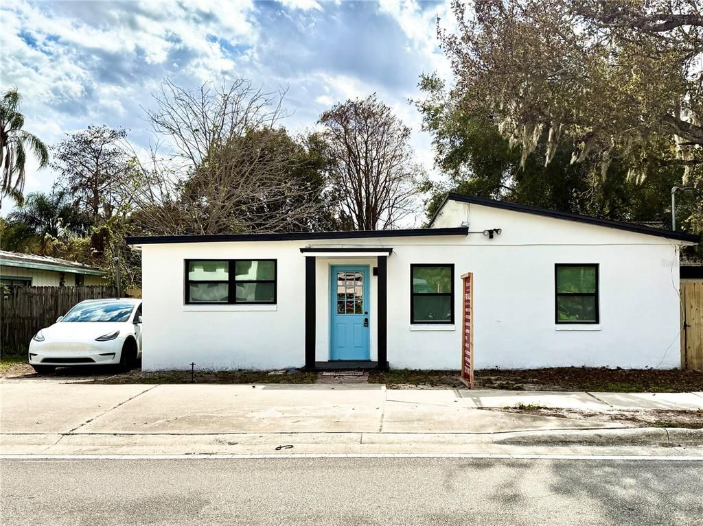 Exterior, Facade, Ranch