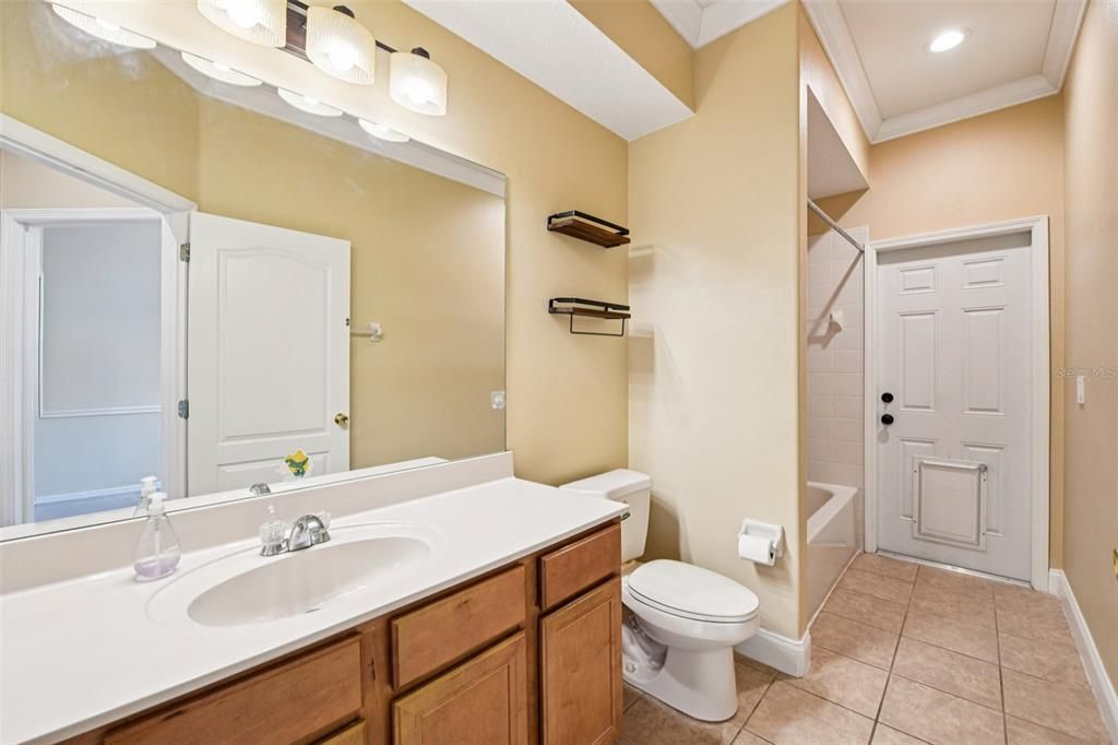 Bathroom, Interior, Recessed Lighting
