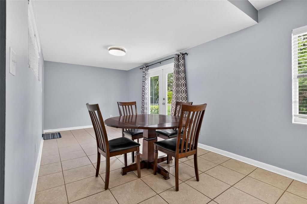 Dining room, Interior