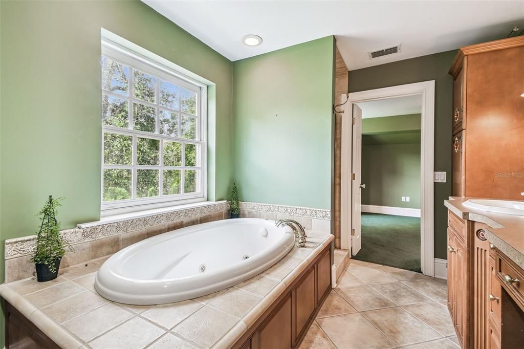 Bathroom, Interior, Recessed Lighting, Tile Countertops