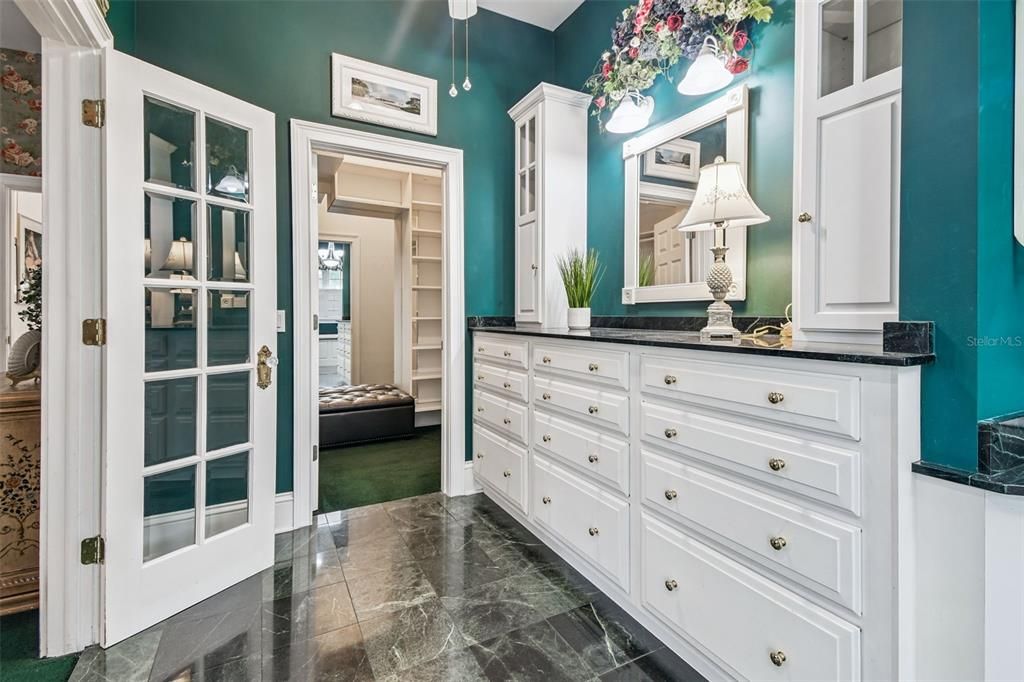Interior, Walk-in Closets