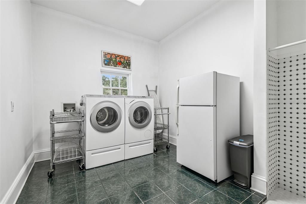 Interior, Washer