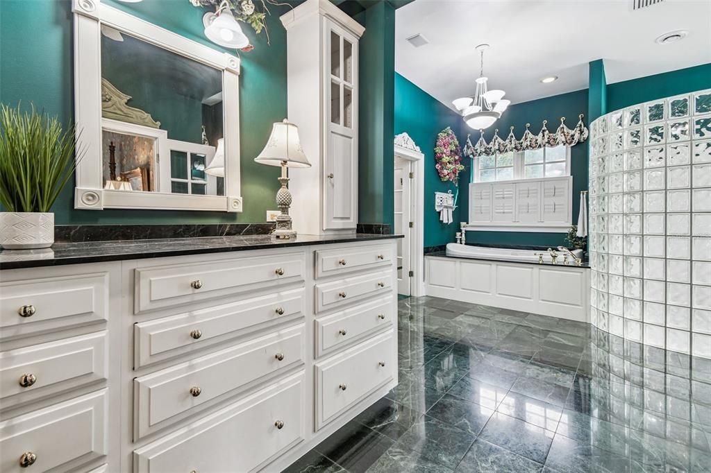 Bathroom, Interior, Pendant Lights, Recessed Lighting